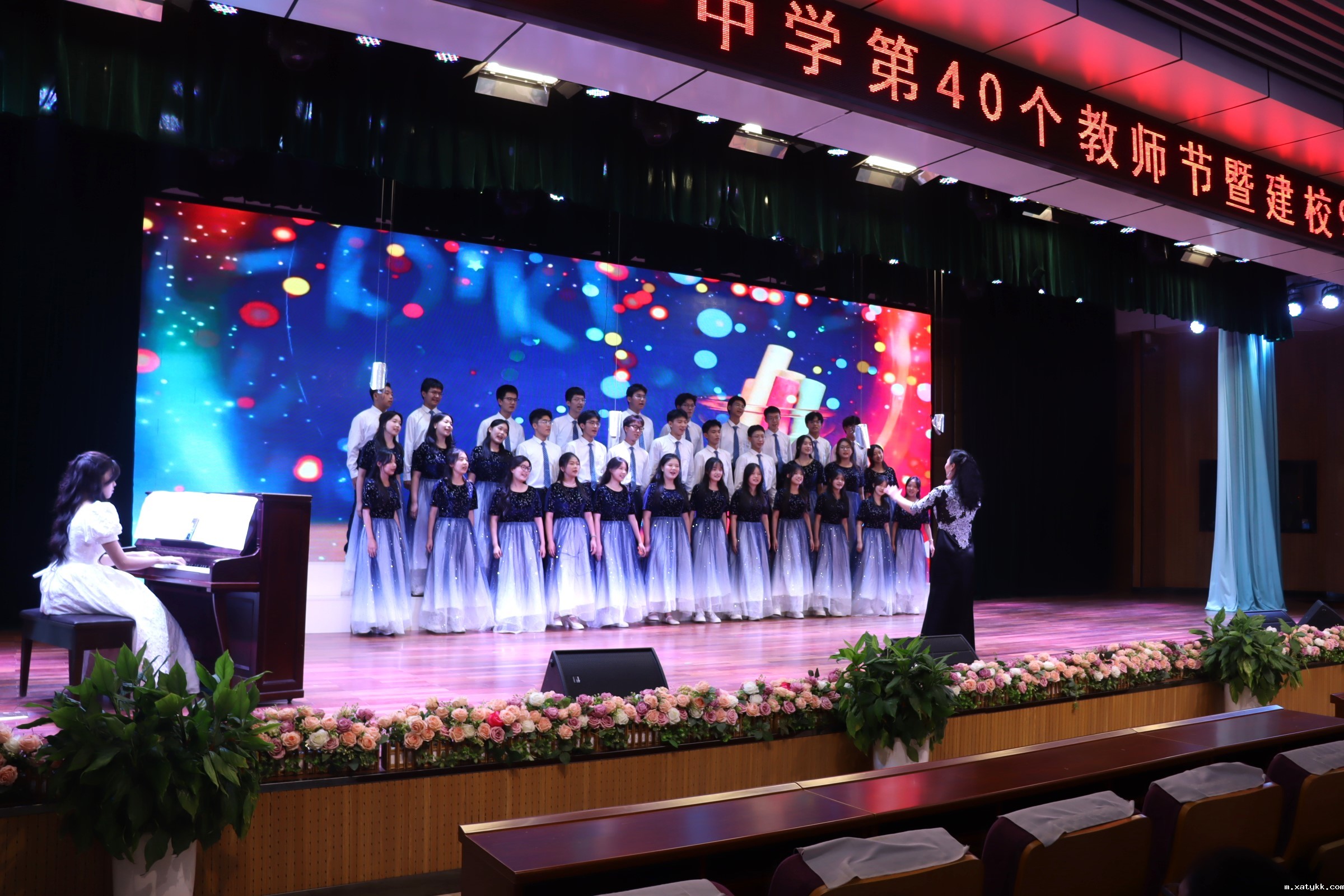 1725960489570988.jpg 4学生合唱《小美满》.JPG