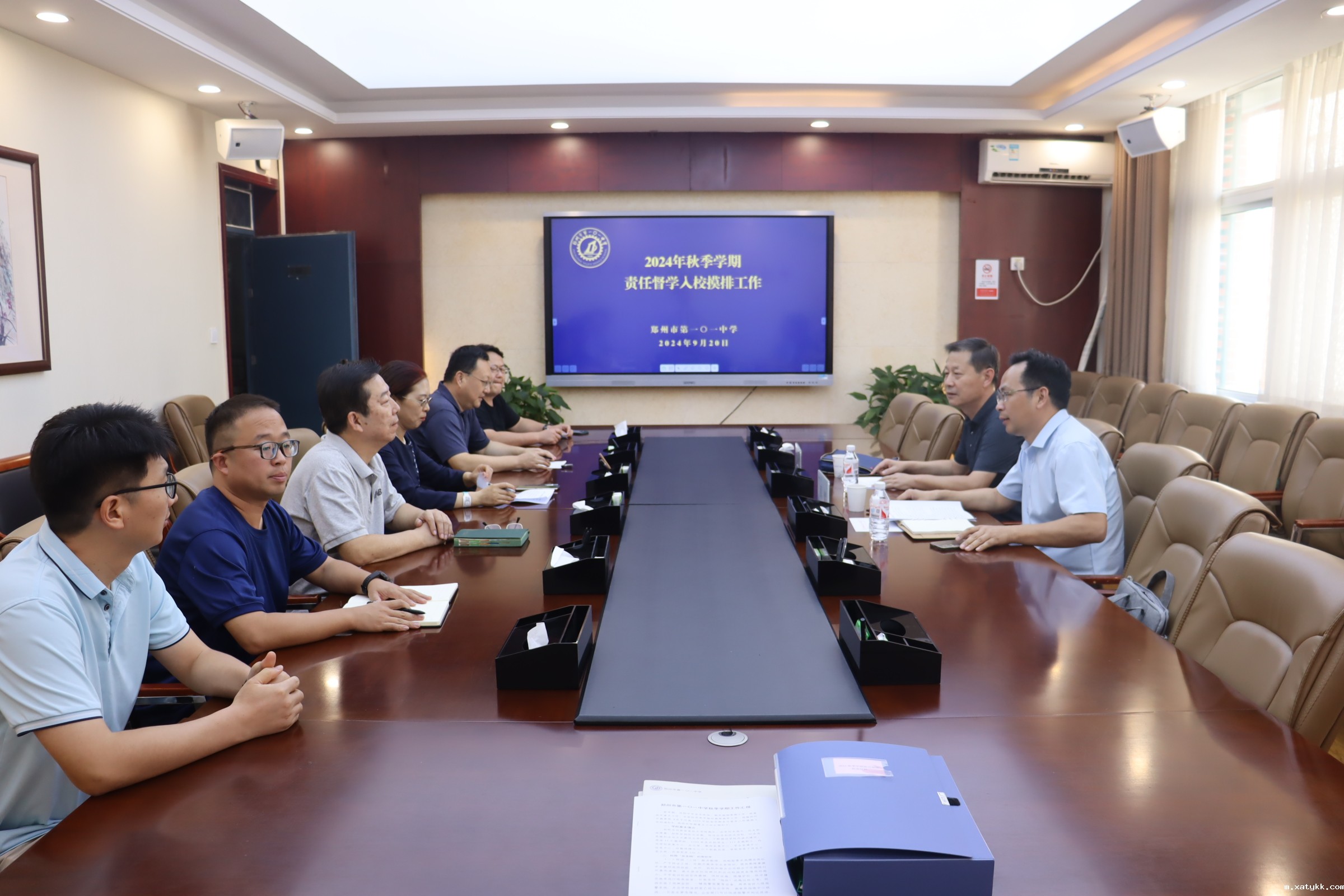 1726828211561177.jpg 1郑州101中学迎接秋季学期责任督学入校督导检查.JPG