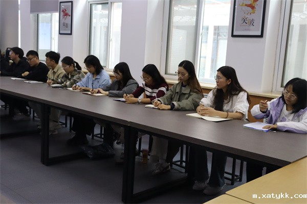 1728715556632825.jpg 认真记录.jpg