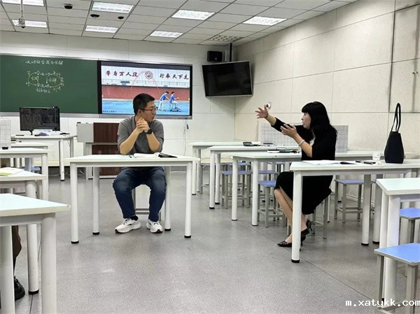 1730859691115841.jpg 4.省教研员刘岩华老师现场指导.jpg