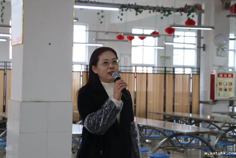 1734689670126096.png 1、101中学校长谭纪萍代表领导班子致辞.png