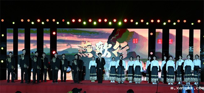 1760003211813730.jpg 5、传统意象与革命精神的跨时空对话《烽烟入诗行》.jpg