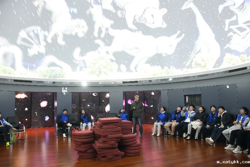 1761492259203884.jpg 04李德范馆长讲解星空辨认_副本.jpg