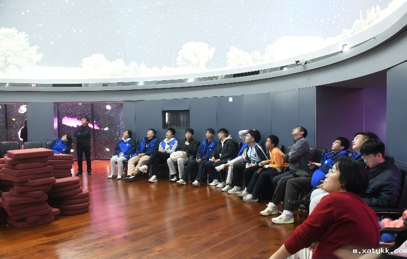 1761492269868166.jpg 05学生观察月相变化规律_副本.jpg