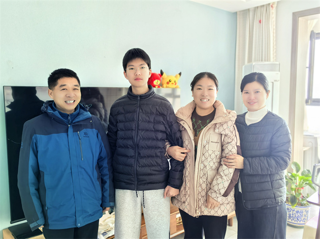 4、师生一起合影.jpg