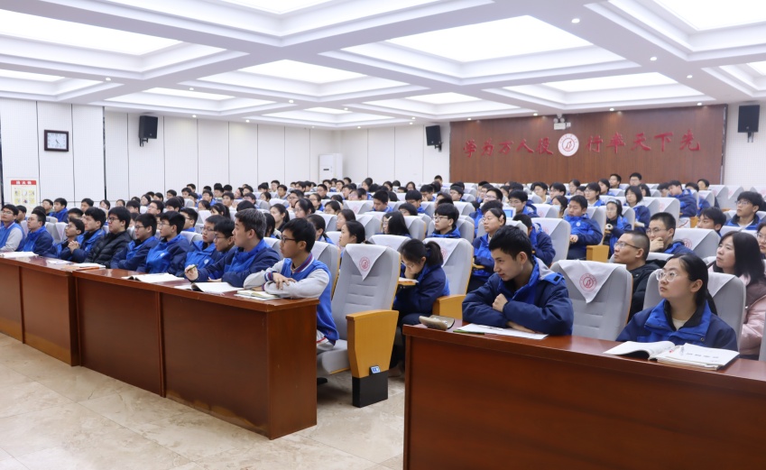 1774229364132727.jpg 8同学们听得很认真.JPG